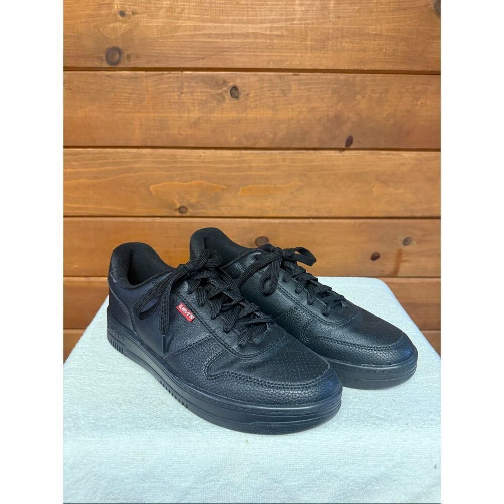 LEVIS Womans DRIVE LO SNEAKERS Black Sz 9